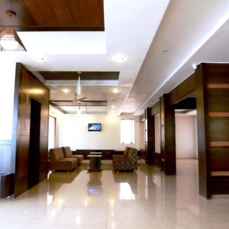 Hotel Sai Ramanand Shirdi Exteriör bild