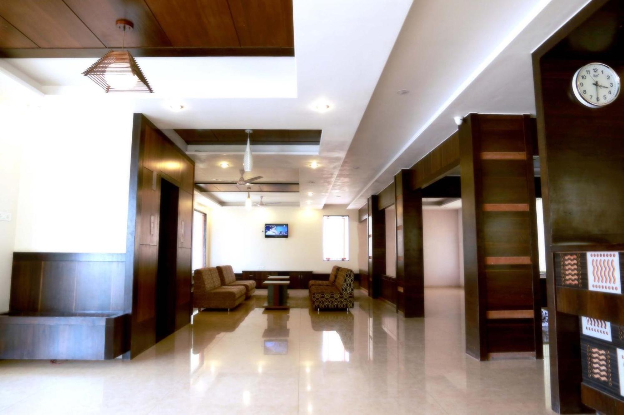 Hotel Sai Ramanand Shirdi Exteriör bild