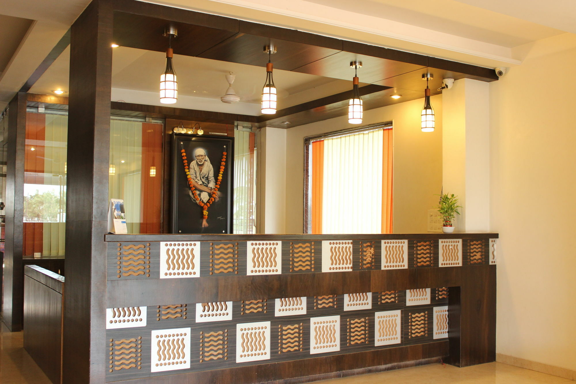 Hotel Sai Ramanand Shirdi Exteriör bild